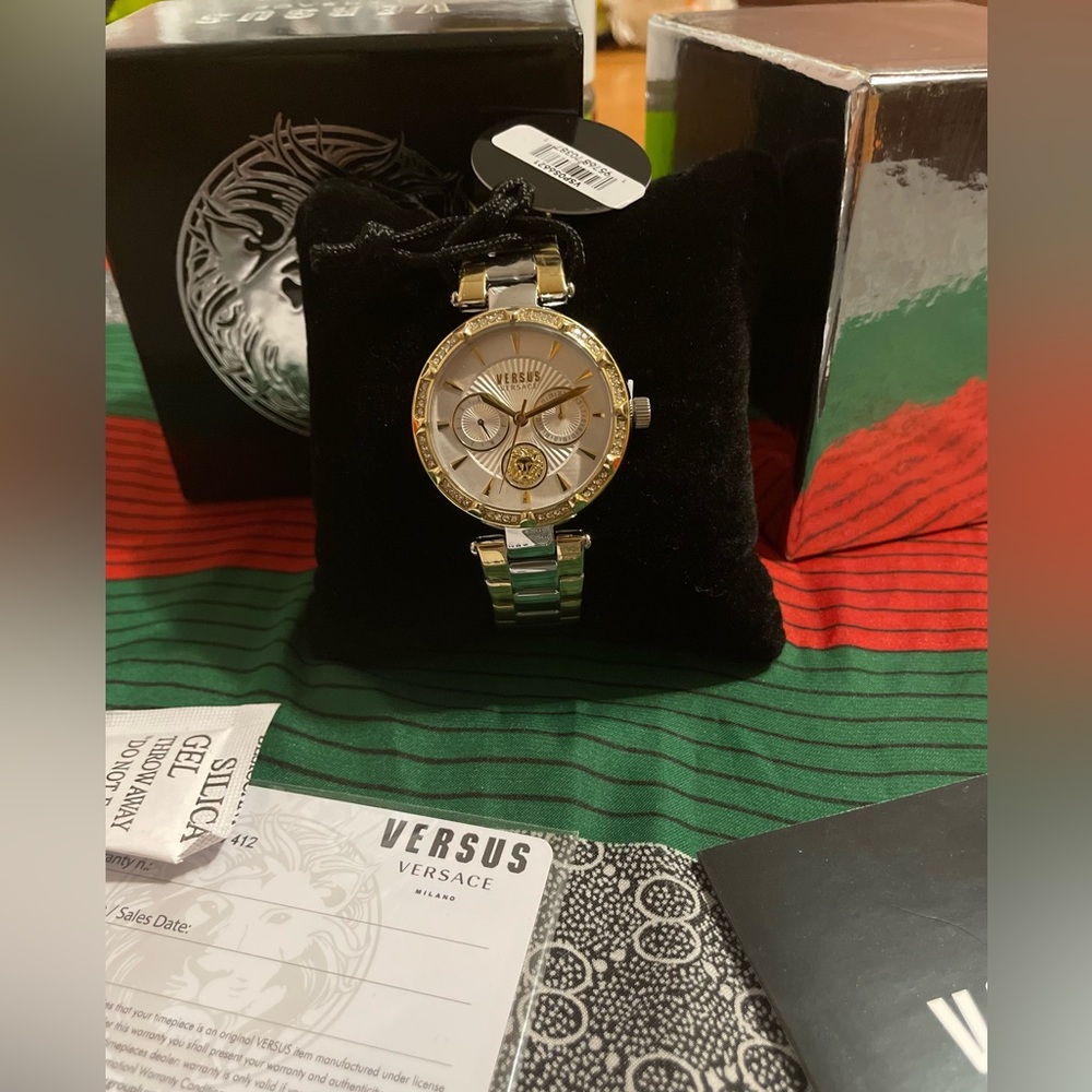 VERSUS VERSACE
Sertie Crystal Multifunction 36MM Stainless